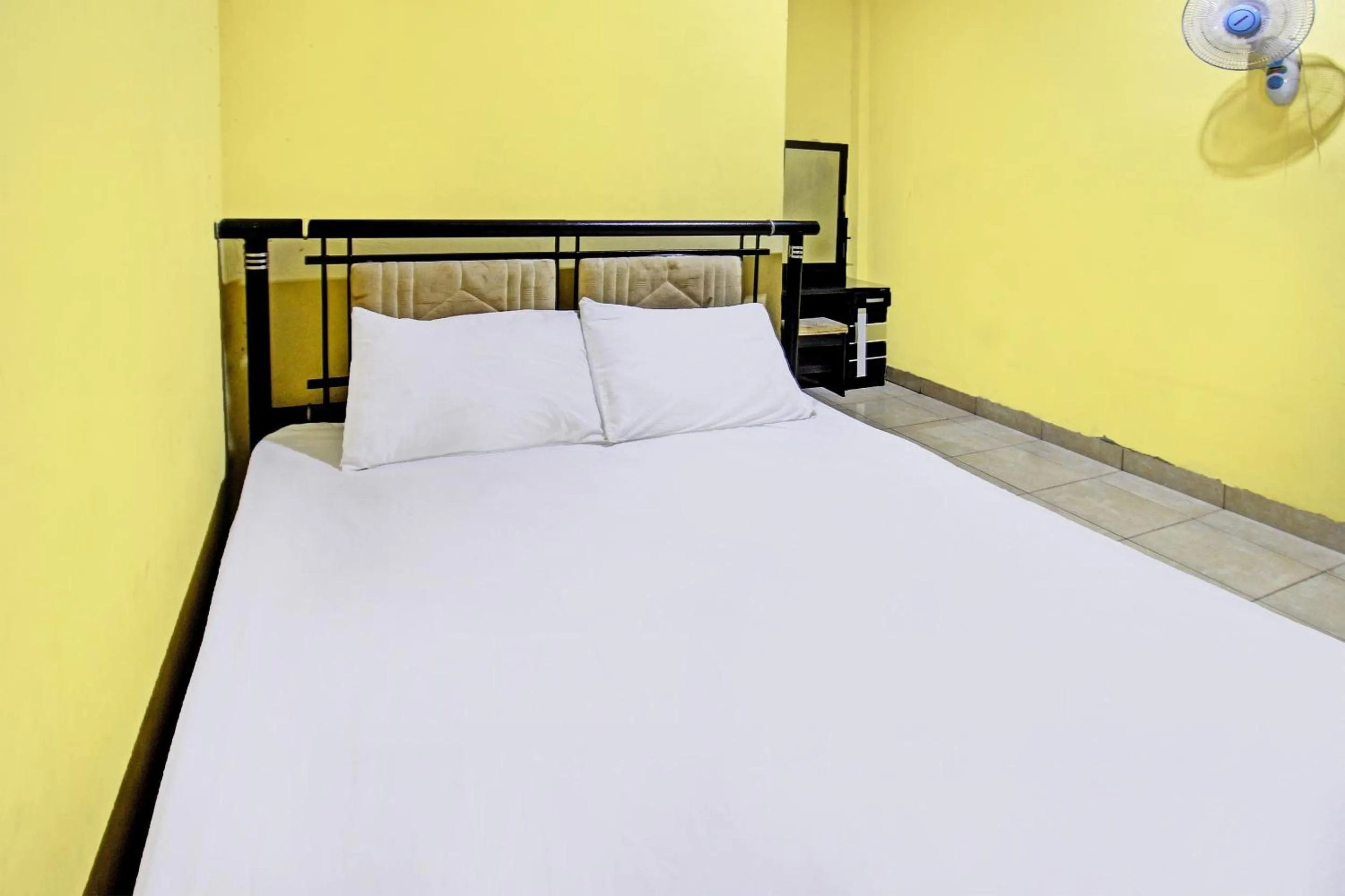 Double Room in Hotel O Kos Agi Mataram Near Masjid Hissoh Al-Faham