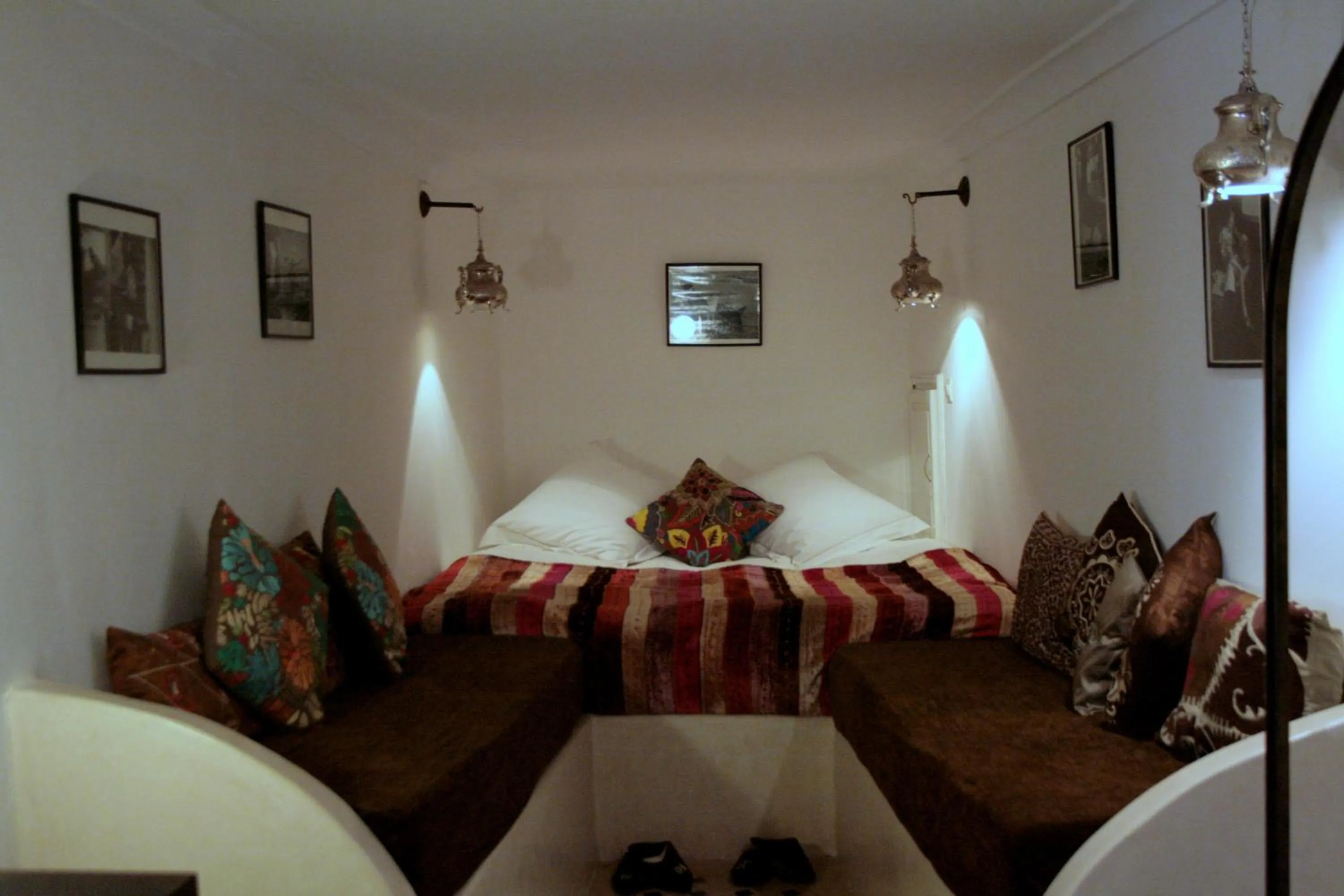 Brown Double Room in Riad Laaroussa