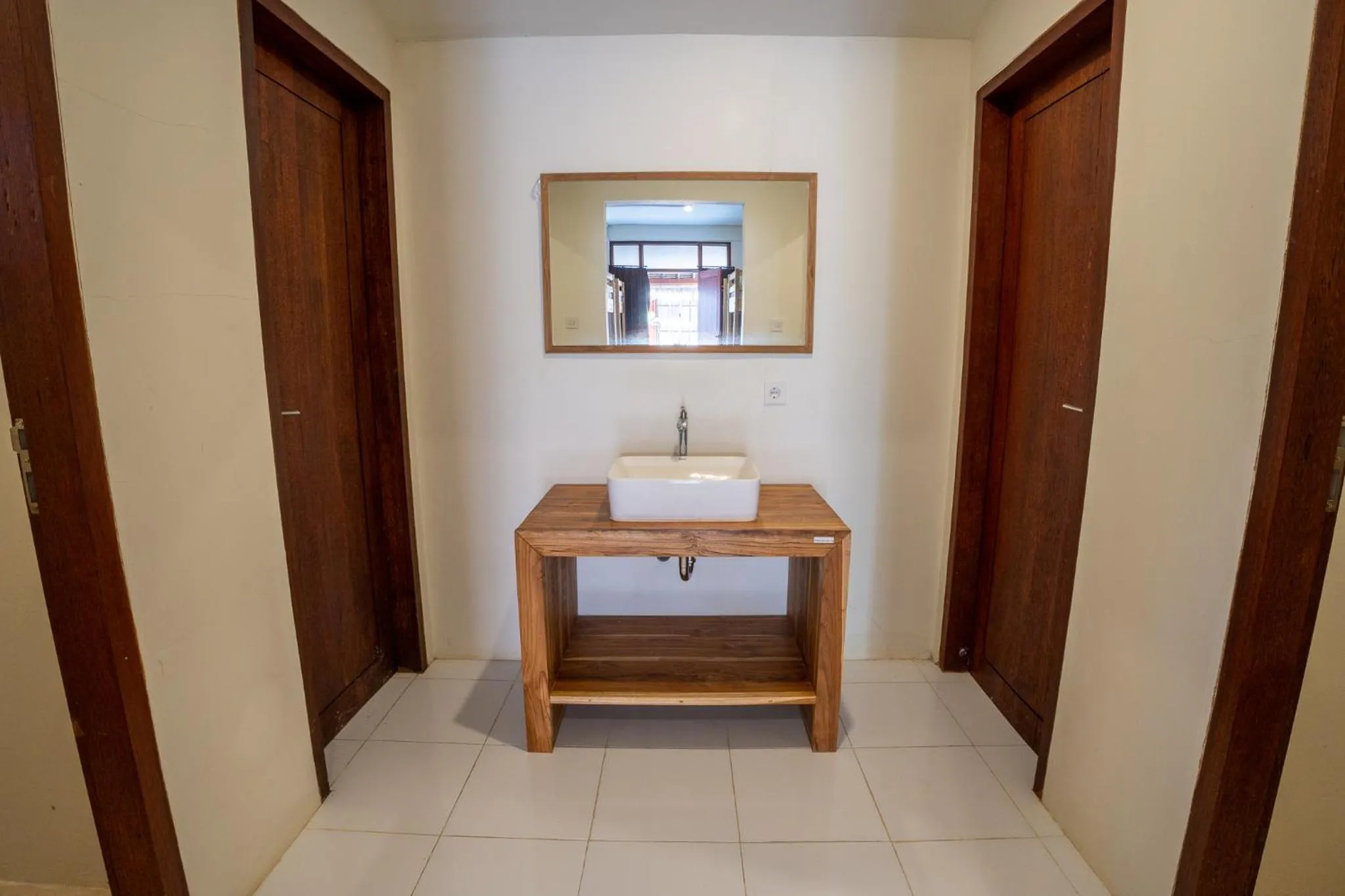 8-Bed Female Dormitory Room - single occupancy in RaCottage Mandalika