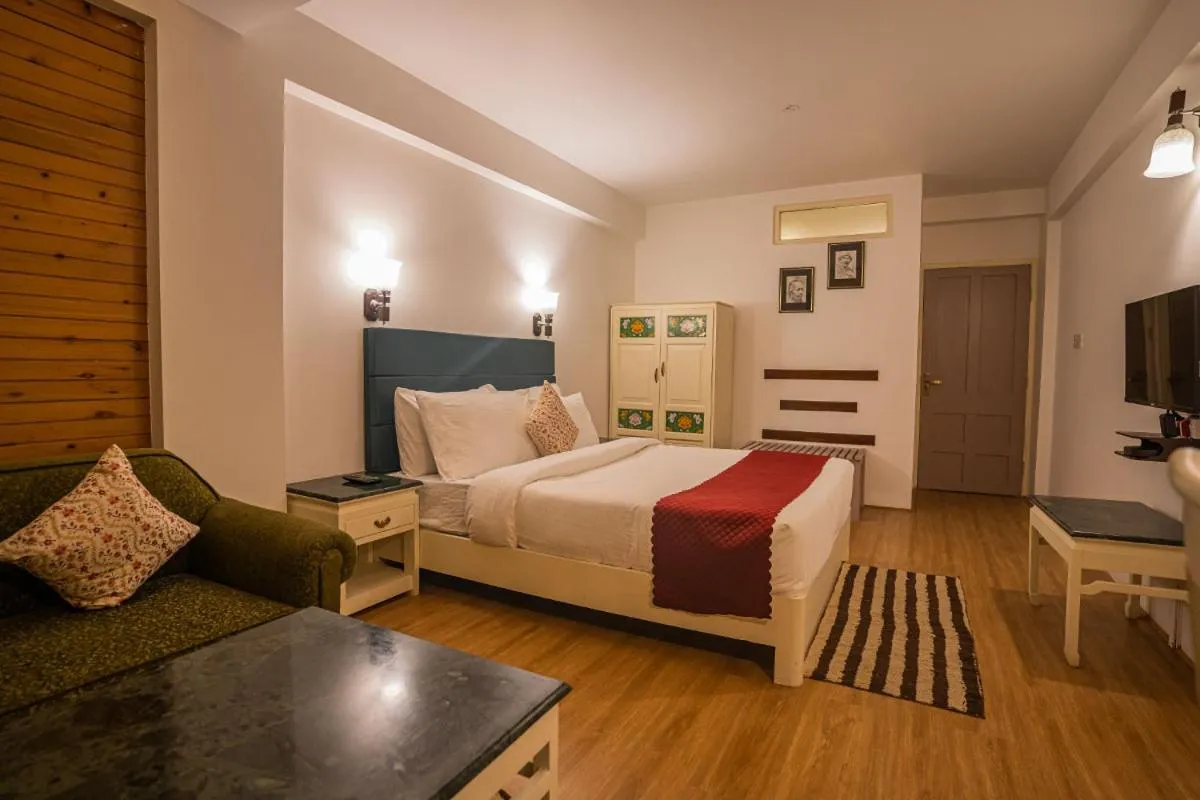 Large Double Room in Treenz Lite