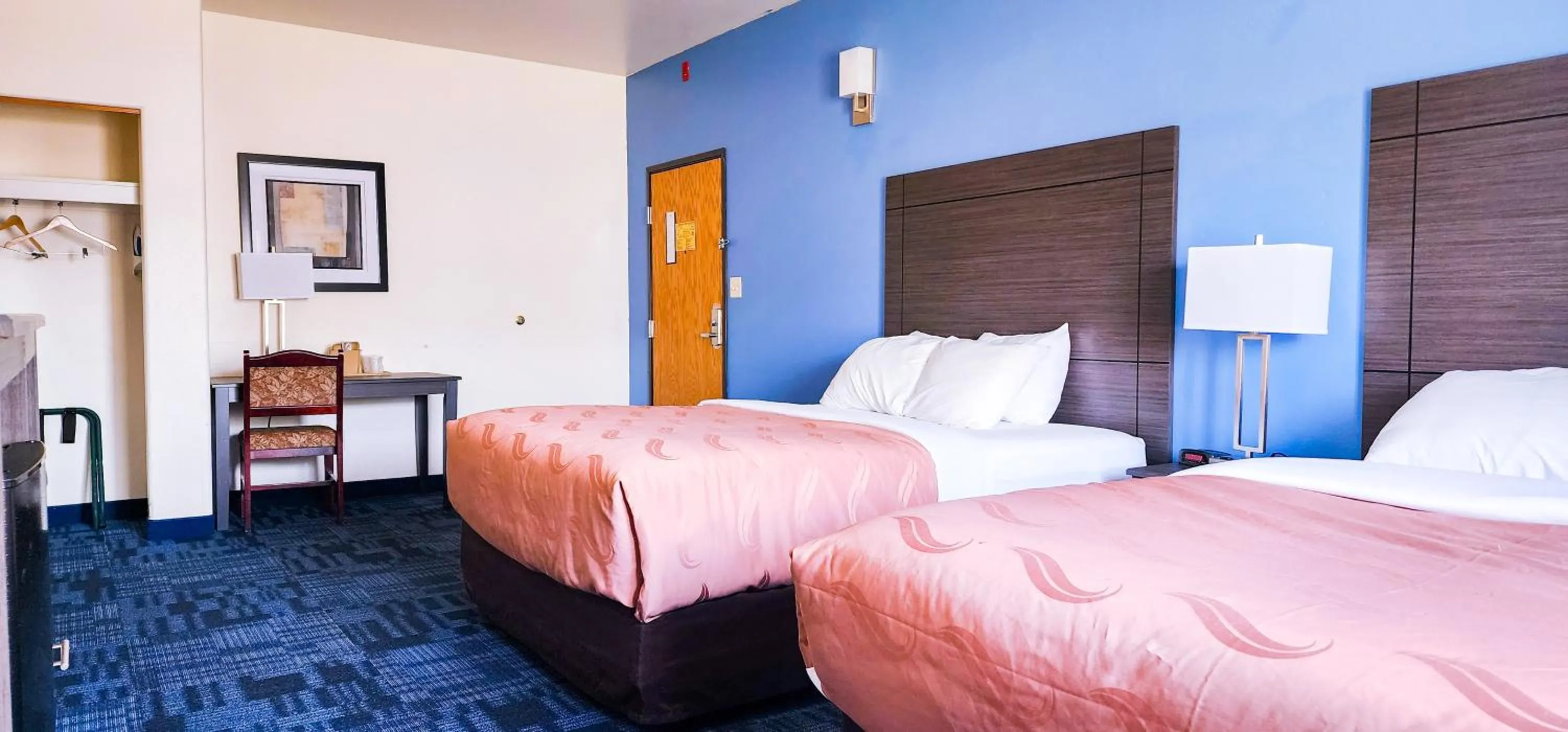 2 Queen Bed - Non-Smoking in Helena Inn - Airport