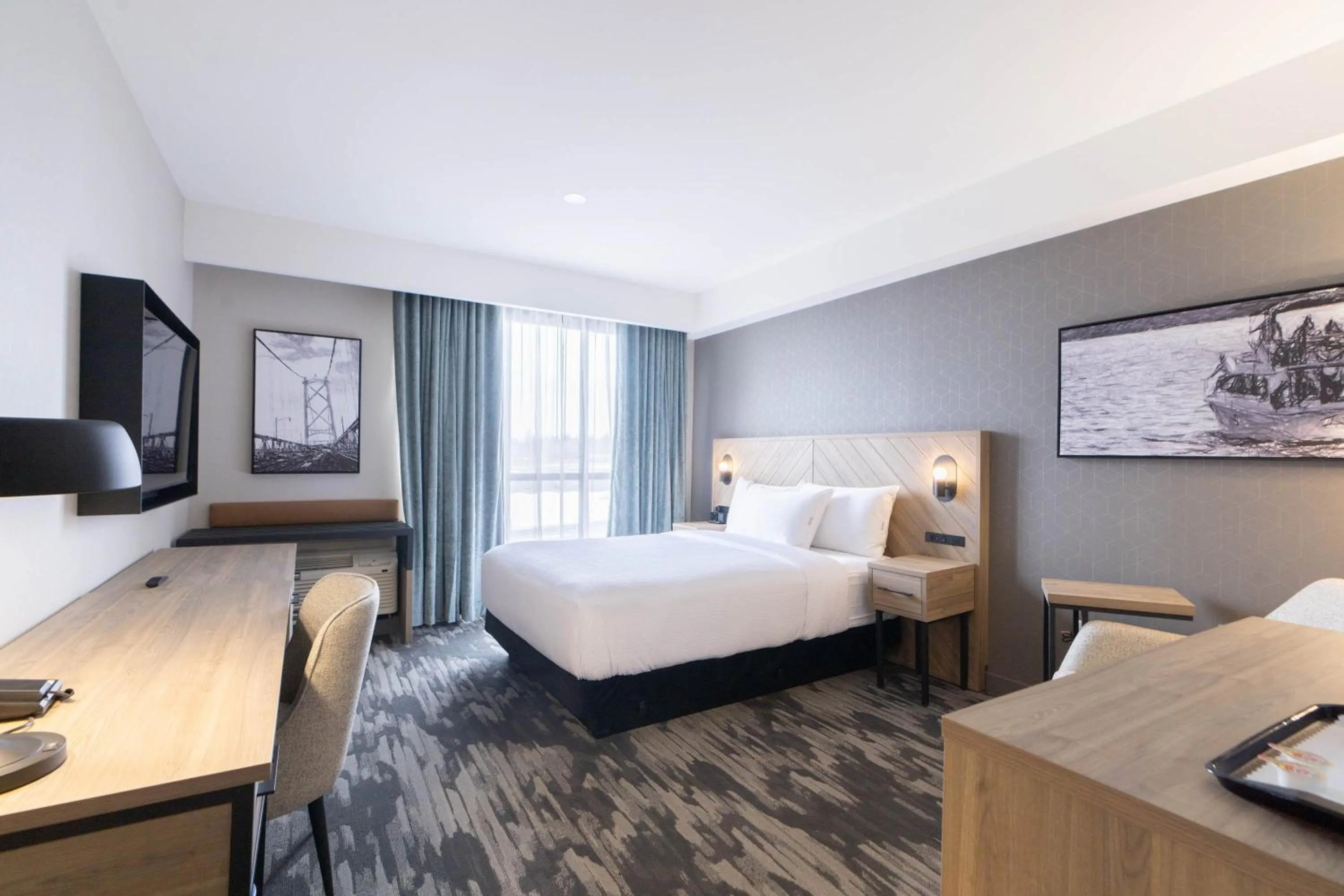 Accessible Room, 1 Queen Bed, Roll-In Shower in Sandman Signature Dartmouth Hotel & Suites