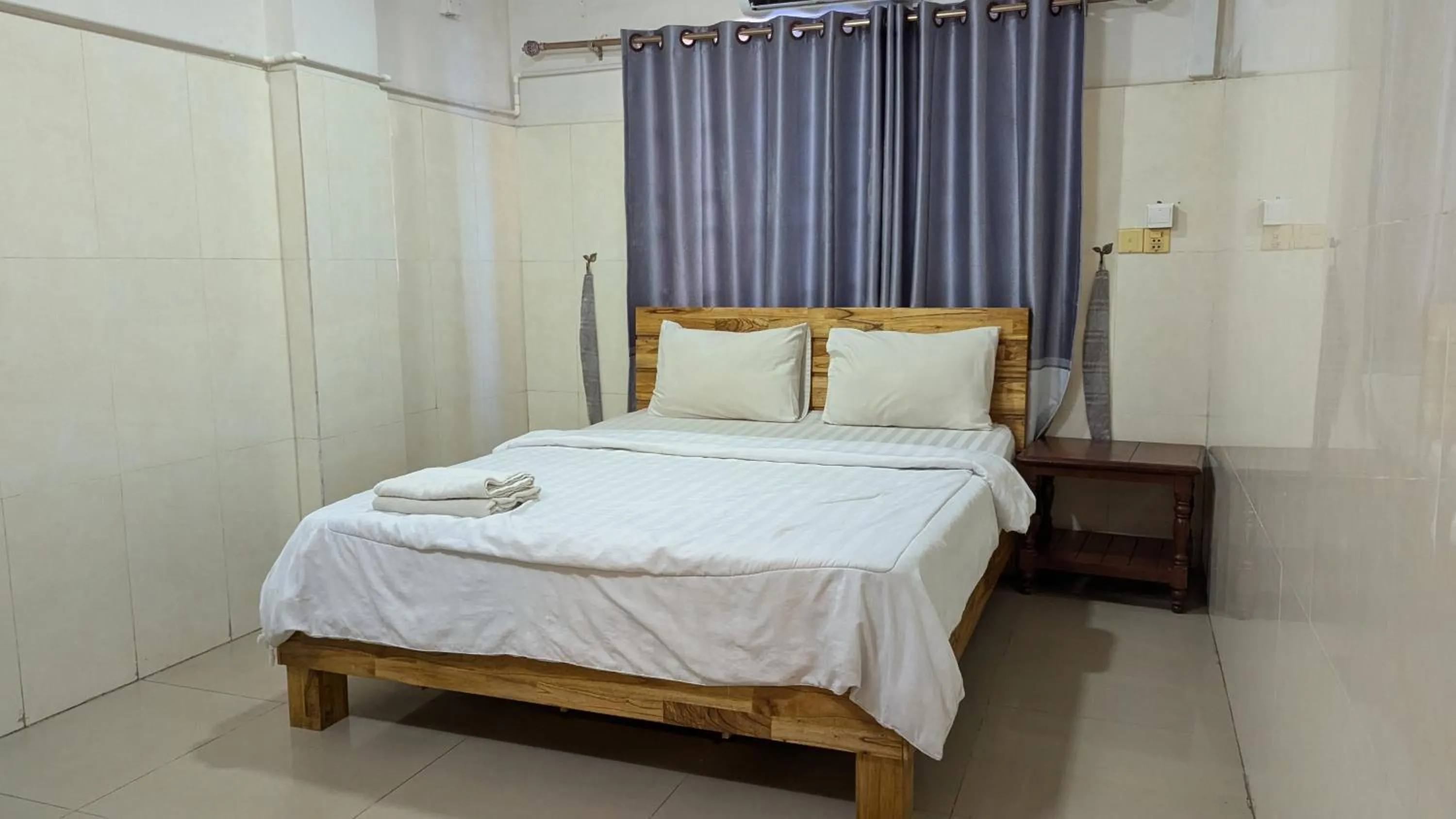 Budget Double Room in Empire House, Phnom Penh