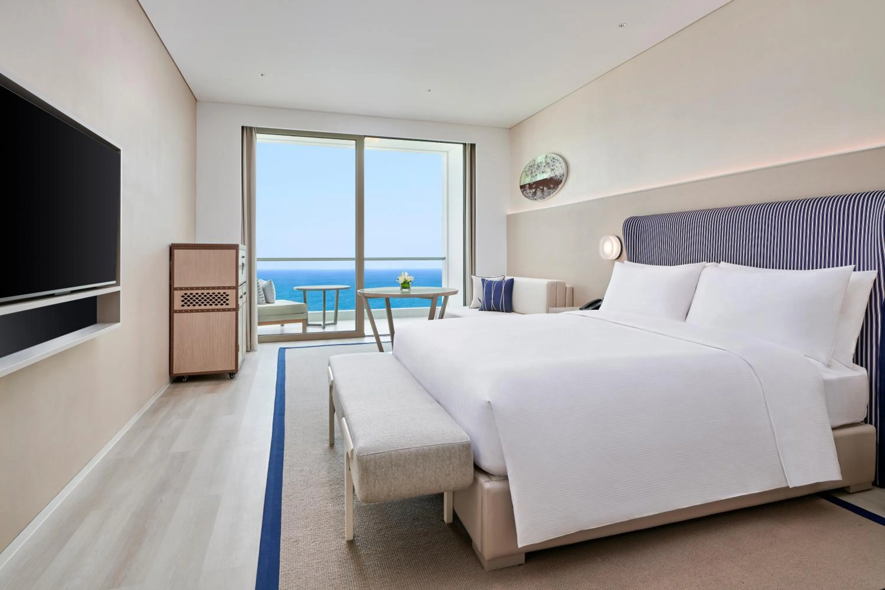 Premium King Room with Ocean View in The Mermoon Resort Hainan Tufu Bay, Tapestry By Hilton