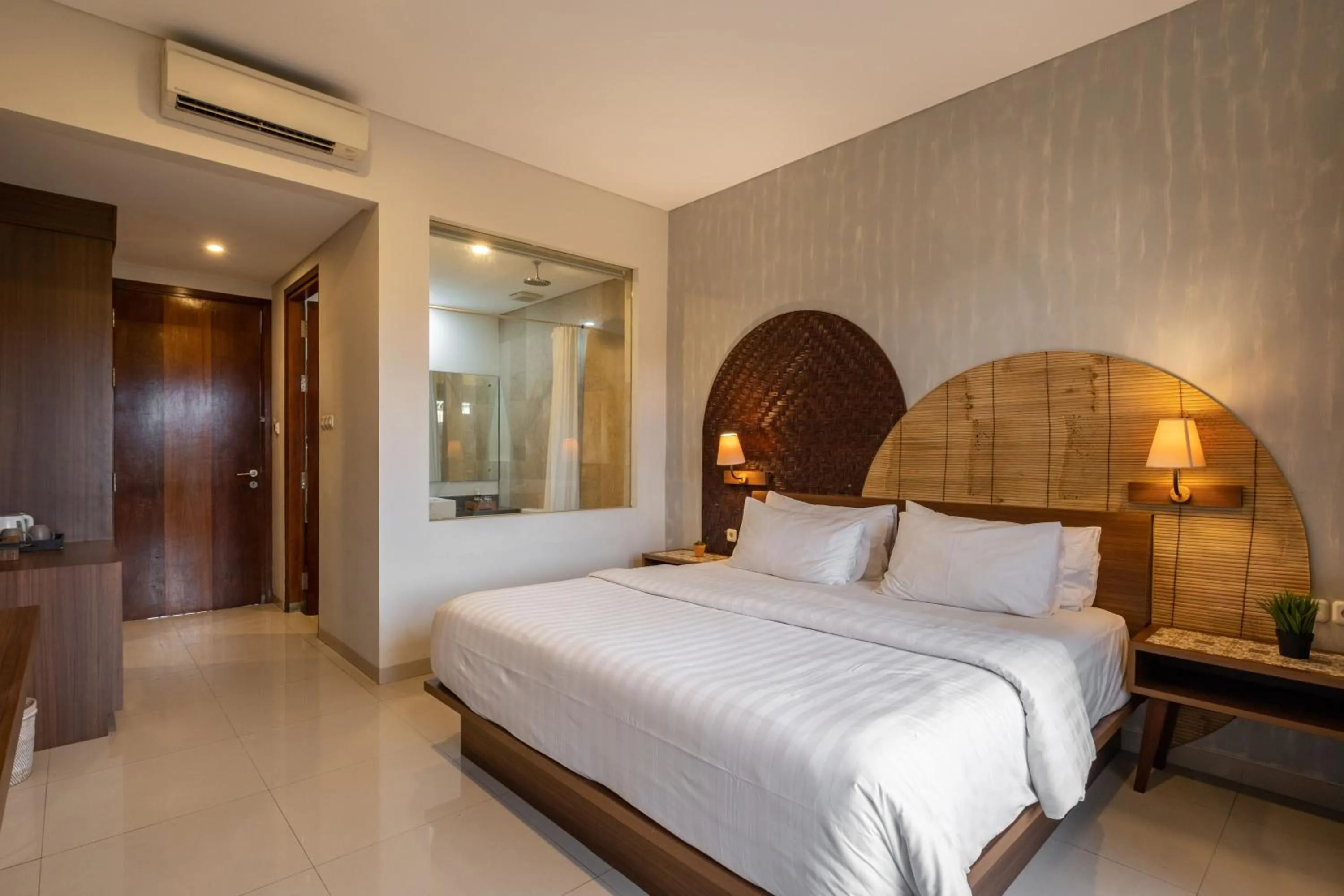 Superior King Room in Cove Tevana