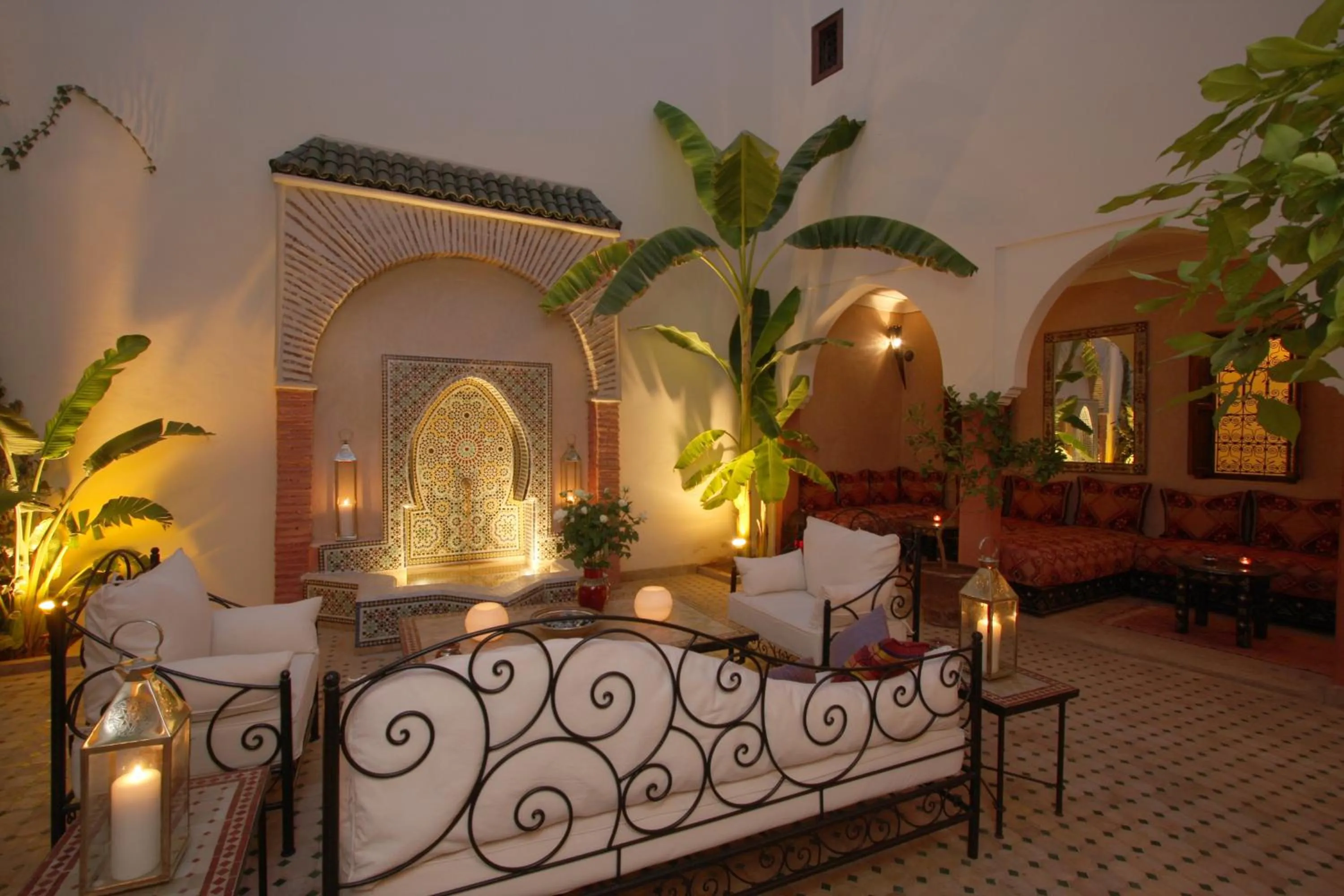 Five-Bedroom House in Riad petit Karmela