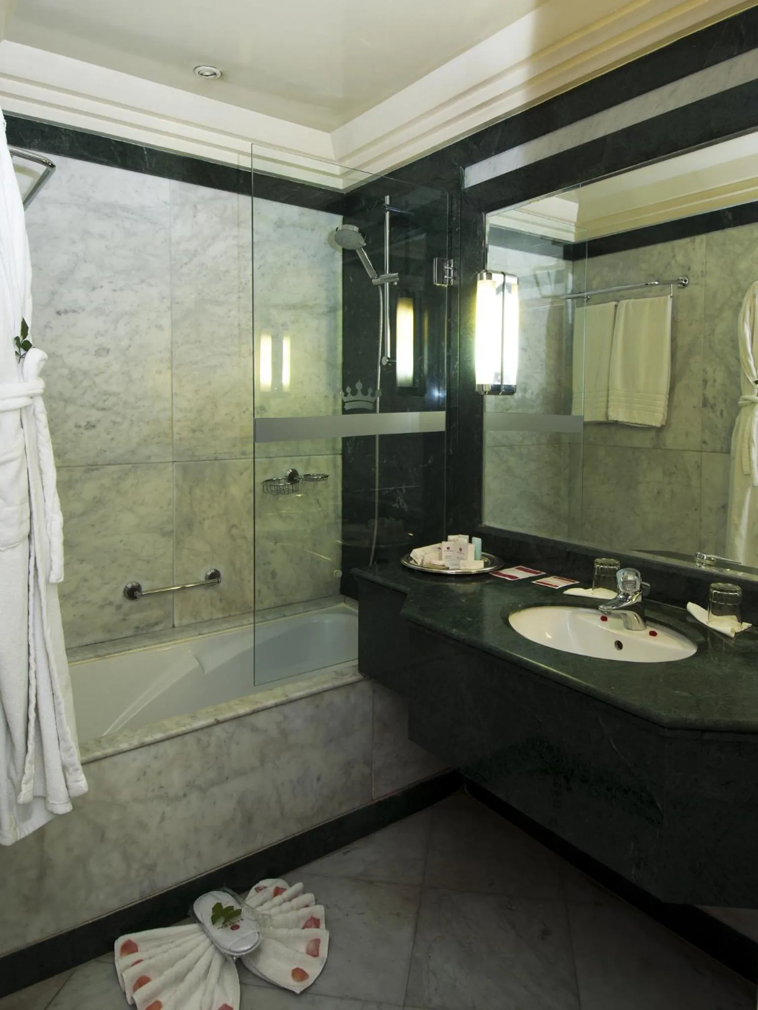 King Suite, Smoking in Ramada By Wyndham Fes