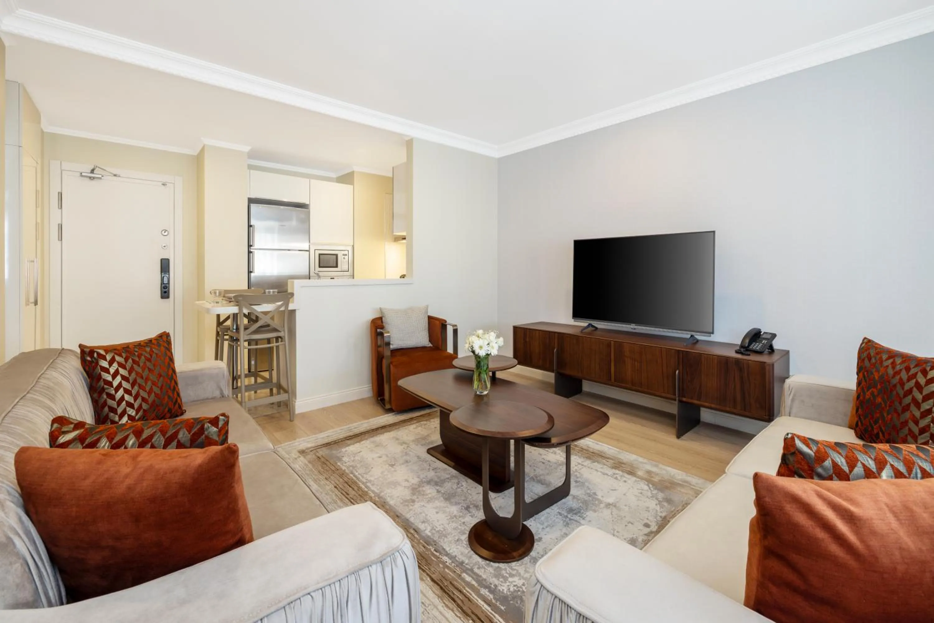 DeLuxe One-Bedroom Apartment with Balcony in Mayar Residence Hotel