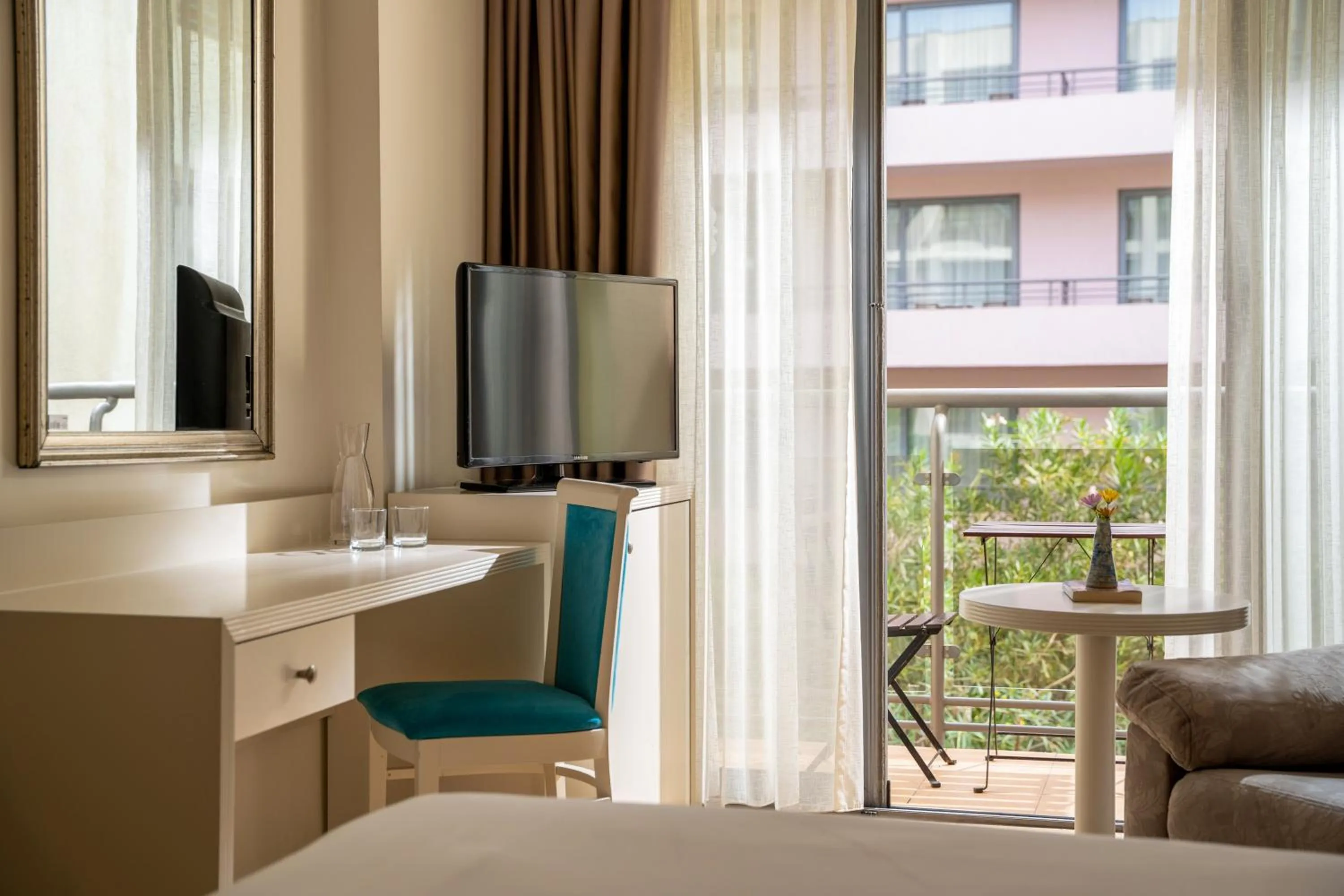 Single Room - single occupancy in Iberostar Waves Bellevue All Inclusive