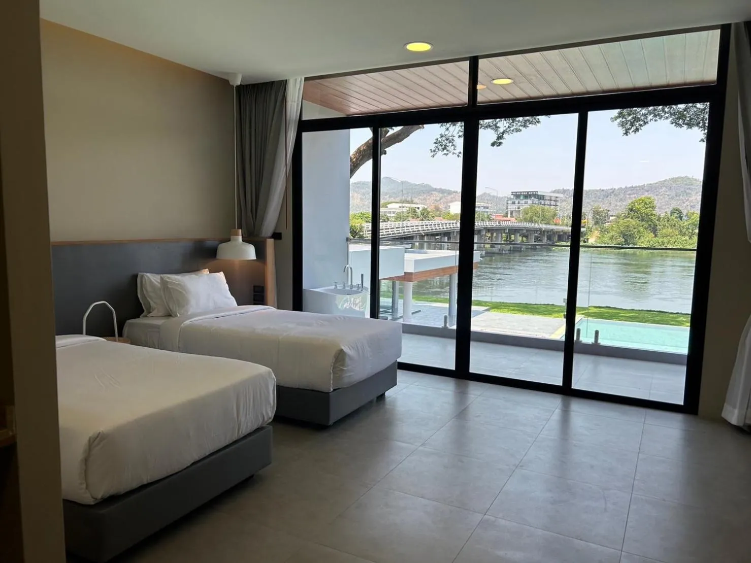 Deluxe Double Room with Bath in Raintree Boutique