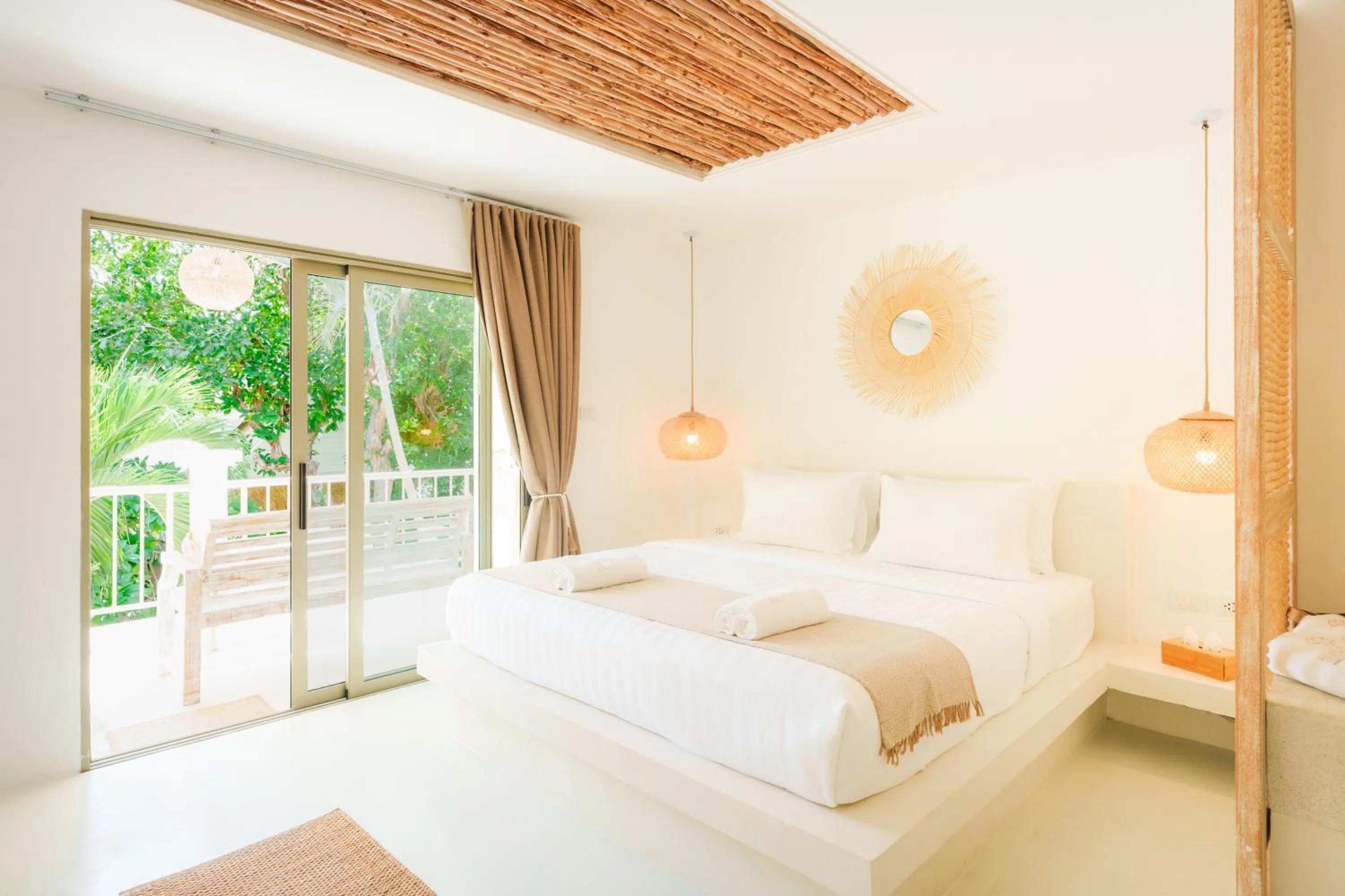 Deluxe Room in Elephant Beach Club & Resort Samui